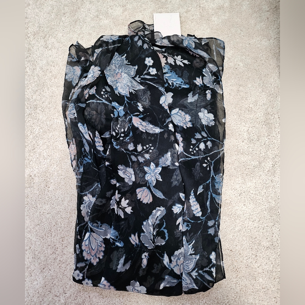NWT LC Floral Print Scarf